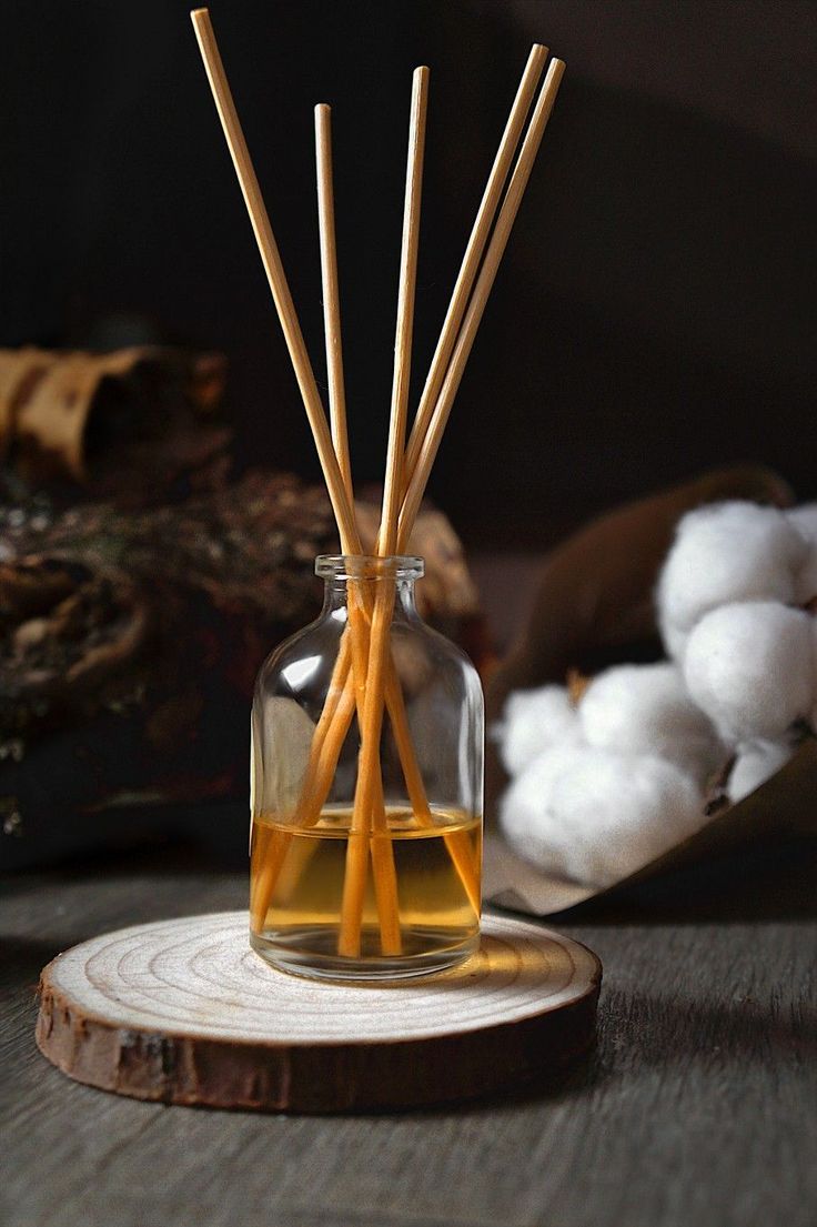 Signature Reed Diffuser — Oud Royale